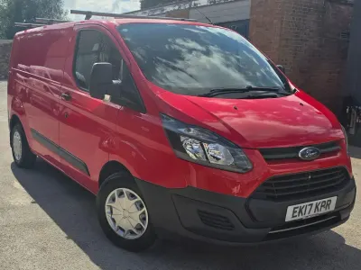 Used Ford Transit Custom 130 HP (95 kW) 2017 Red Van