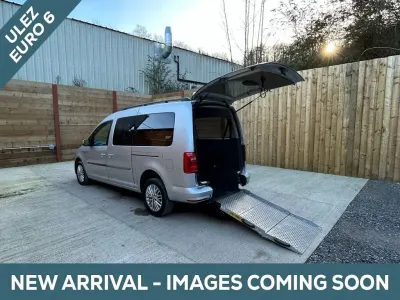 Begagnad VW Caddy Maxi Life 2019 Silver Minibuss