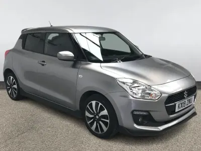 Usado Suzuki Swift 90 HP (66 kW) 2019 Prateado Citadino