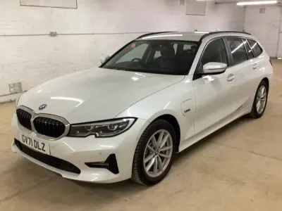 Used BMW 330e 292 HP (214 kW) 2022 White Estate