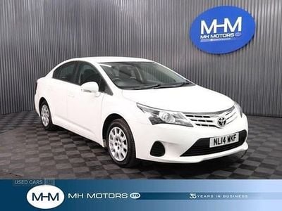 Used Toyota Avensis Active 124 HP (91 kW) 2014 White Sedan