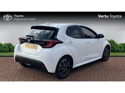 Used Toyota Yaris Hybrid Design 116 HP (85 kW) 2023 White Hatchback