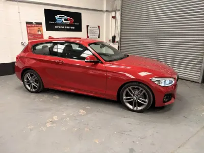 Usado BMW 118 M Sport 150 CV (110 kW) 2018 Rojo Utilitario