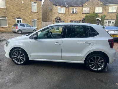 Used VW Polo Design 90 HP (66 kW) 2015 White Hatchback