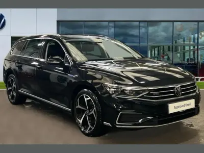 Usado VW Passat Advance 218 HP (160 kW) 2022 Preto Carrinha