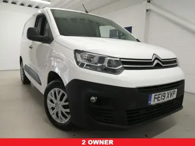 Used Citroën Berlingo Start 100 HP (73 kW) 2019 White MPV