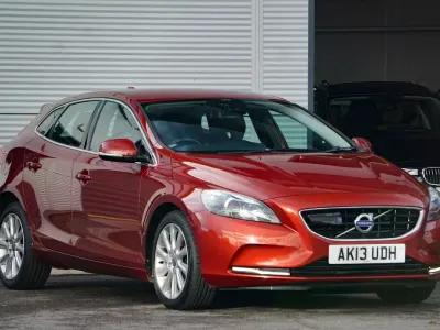 Used Volvo V40 SE 2013 Red Hatchback