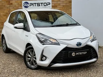 Used Toyota Yaris Hybrid 2019 Green/white Hatchback