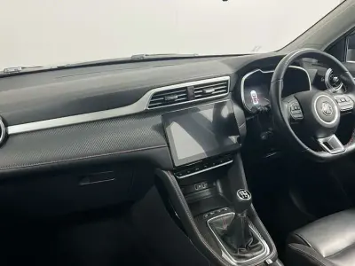 Usado MG ZS Exclusive 106 HP (77 kW) 2021 Preto Sedan