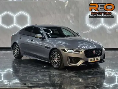 Używany Jaguar XE R-Dynamic 180 KM (132 kW) 2019 Szary Sedan/Limuzyna