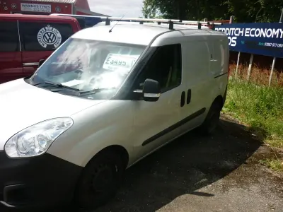 Used Vauxhall Combo 105 HP (77 kW) 2018 Silver MPV