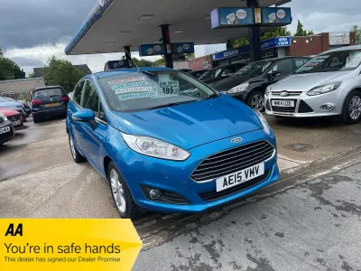 Used Ford Fiesta Zetec 100 HP (73 kW) 2015 Blue Hatchback