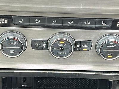 Red Used 2016 VW Golf VII Edition Hatchback | £10,699 (Fair price)