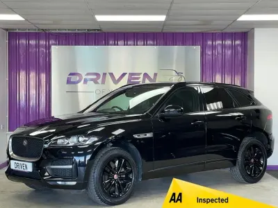 Usado Jaguar F-Pace R-Sport 180 HP (132 kW) 2018 Preto SUV