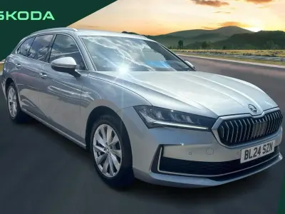 Used Skoda Superb SE Technology 147 HP (108 kW) 2024 Pebble silver metallic Estate