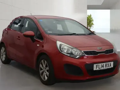 Used Kia Rio 84 HP (61 kW) 2014 Red Hatchback