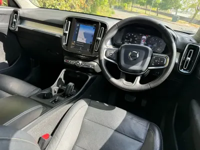 Second-hand Volvo XC40 Momentum 190 CP (139 kW) 2019 Roșu SUV