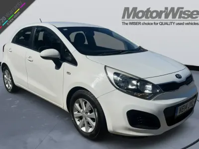 Used Kia Rio 85 HP (62 kW) 2014 White Hatchback