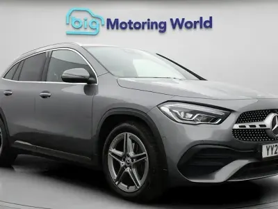 Usado Mercedes GLA180 AMG line 136 HP (100 kW) 2021 Cinzento SUV