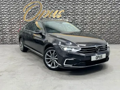 Usado VW Passat Advance 218 HP (160 kW) 2021 Cinzento Sedan