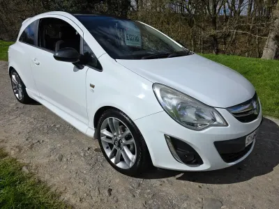 Używany Vauxhall Corsa Edition 2014 Biały Hatchback