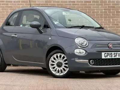 Begagnad Fiat 500 Lounge 69 HK (50 kW) 2019 Grå Halvkombi