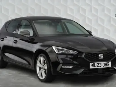 Usata Seat Leon FR 110 CV (80 kW) 2023 Nero Utilitaria