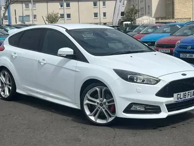 Usado Ford Focus ST 185 CV (136 kW) 2018 Blanco Utilitario