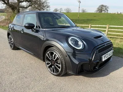 Usado Mini Cooper S Hatch 178 HP (130 kW) 2023 Preto Citadino