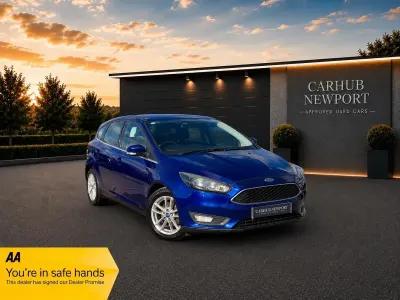 Usado Ford Focus Zetec 115 CV (84 kW) 2015 Azul Utilitario