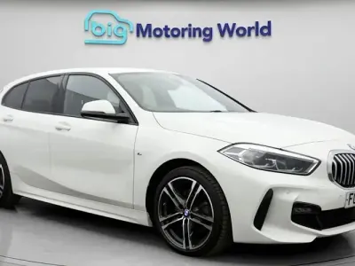 Używany BMW 118 M Sport 136 KM (100 kW) 2023 Biały Hatchback