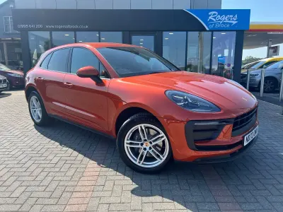 Used Porsche Macan 265 HP (194 kW) 2022 Orange SUV