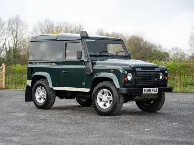 Used Land Rover Defender 122 HP (89 kW) 2010 Green SUV