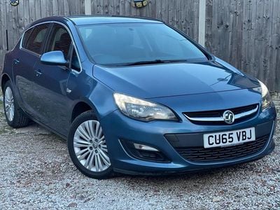 Used Vauxhall Astra Excite 100 HP (73 kW) 2015 Blue Hatchback