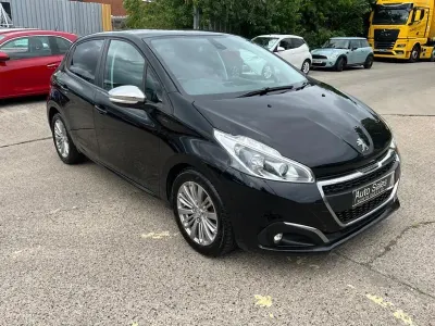 Used Peugeot 82 Signature Sky 2019 Hatchback