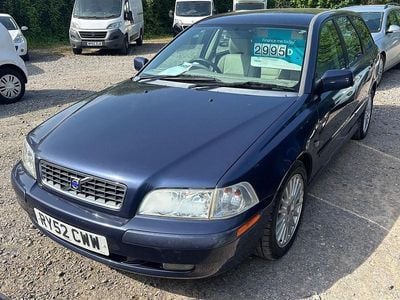 Used Volvo V40 SE 122 HP (89 kW) 2002 Blue Estate