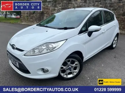 Used Ford Fiesta Zetec 82 HP (60 kW) 2012 White Hatchback