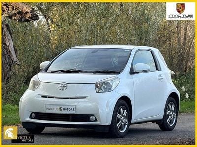 Used Toyota iQ 68 HP (50 kW) 2009 White Hatchback
