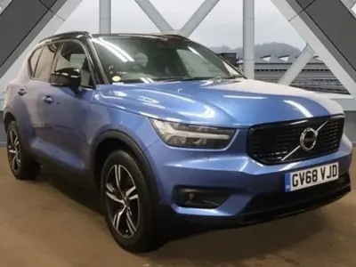 Used Volvo XC40 R-Design 150 HP (110 kW) 2019 Blue SUV