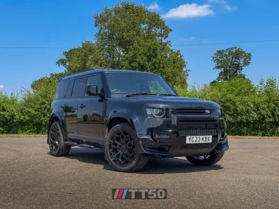 Used Land Rover Defender SE 250 HP (183 kW) 2023 Black SUV