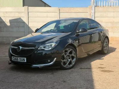 Used Vauxhall Insignia SRi 136 HP (100 kW) 2016 Black Hatchback