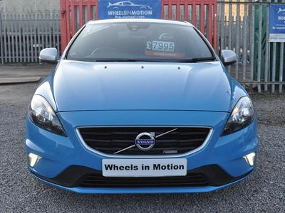 Used Volvo V40 R-Design 120 HP (88 kW) 2016 Blue Hatchback