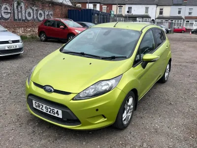 Second-hand Ford Fiesta Style 96 CP (70 kW) 2009 Verde Hatchback