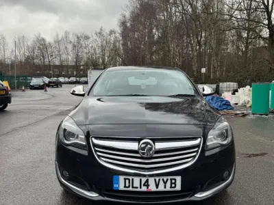 Used Vauxhall Insignia Design Edition 140 HP (102 kW) 2014 Black Hatchback