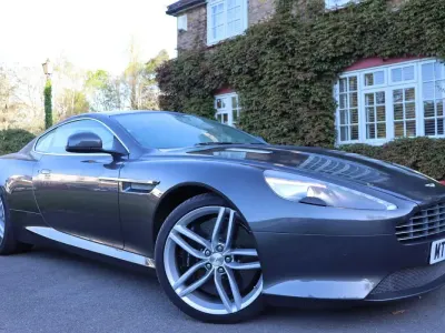 Begagnad Aston Martin DB9 517 HK (380 kW) 2014 Silver Sportkupé