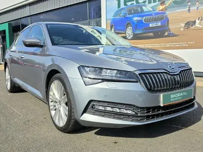 Używany Skoda Superb SE L 190 KM (139 kW) 2019 Szary Hatchback