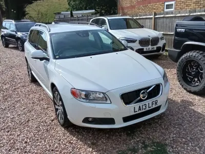 Used Volvo V70 SE 180 HP (132 kW) 2026 White Estate