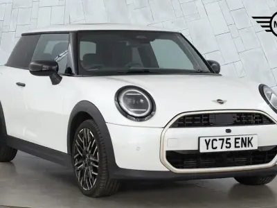 Used Mini Cooper Hatch 113 kW (154 HP) 2025 White Hatchback
