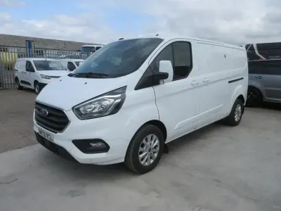 Used Ford Transit Custom Limited 130 HP (95 kW) 2022 White Van
