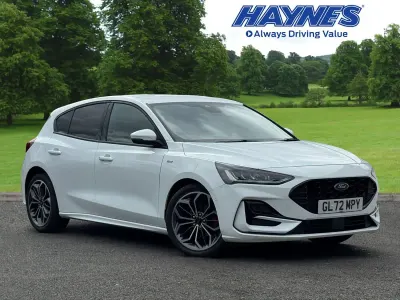 Usado Ford Focus ST-Line 125 HP (91 kW) 2022 Branco Citadino